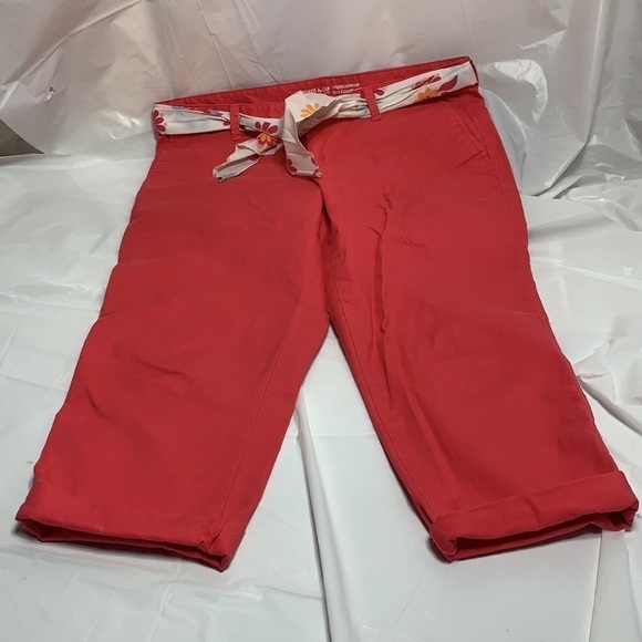 WOMEN’S Gap Pink Girlfriend Khaki Capri Pant W/ shear belt Size 12 - Picture 5 of 9